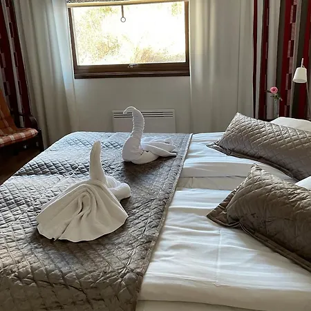 & Restaurang فندق إكيرو