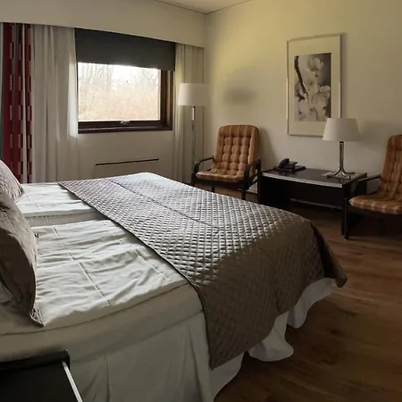 & Restaurang מלון 3*
