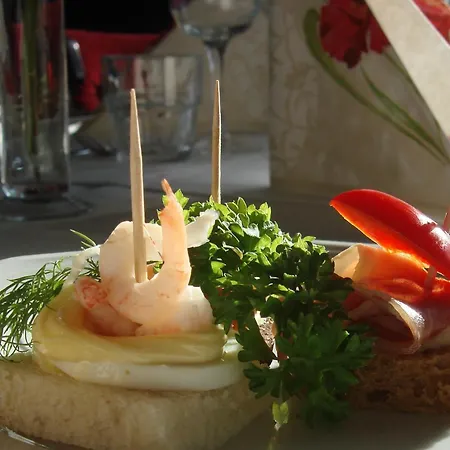 & Restaurang 3*