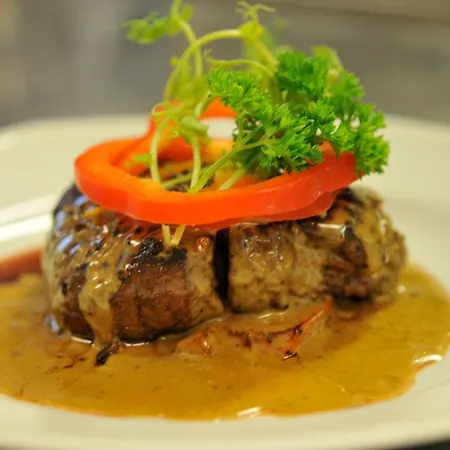 & Restaurang 3* Eckero