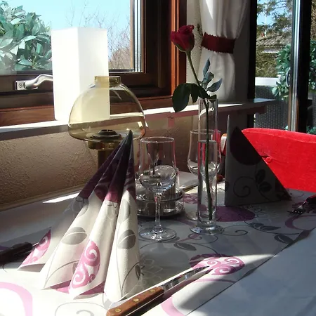 & Restaurang מלון 3*