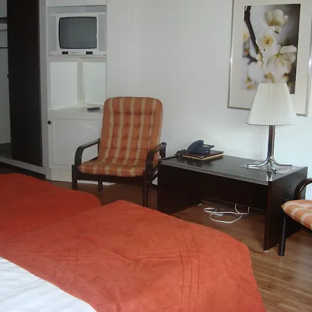 & Restaurang 3*