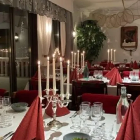 & Restaurang מלון אקרו
